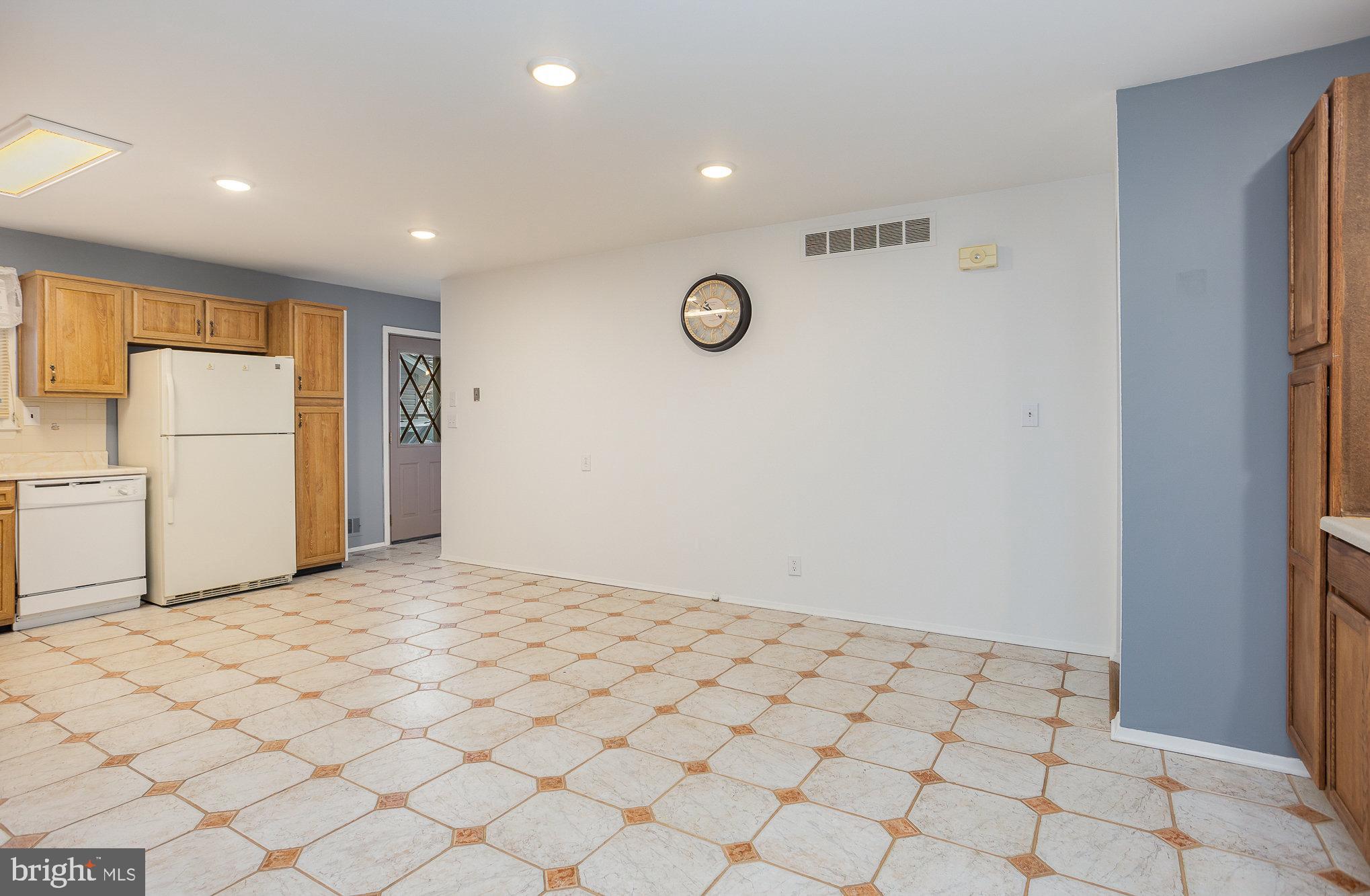 4313 East Joppa Road Nottingham, MD 21236 - Photo 9 of 38