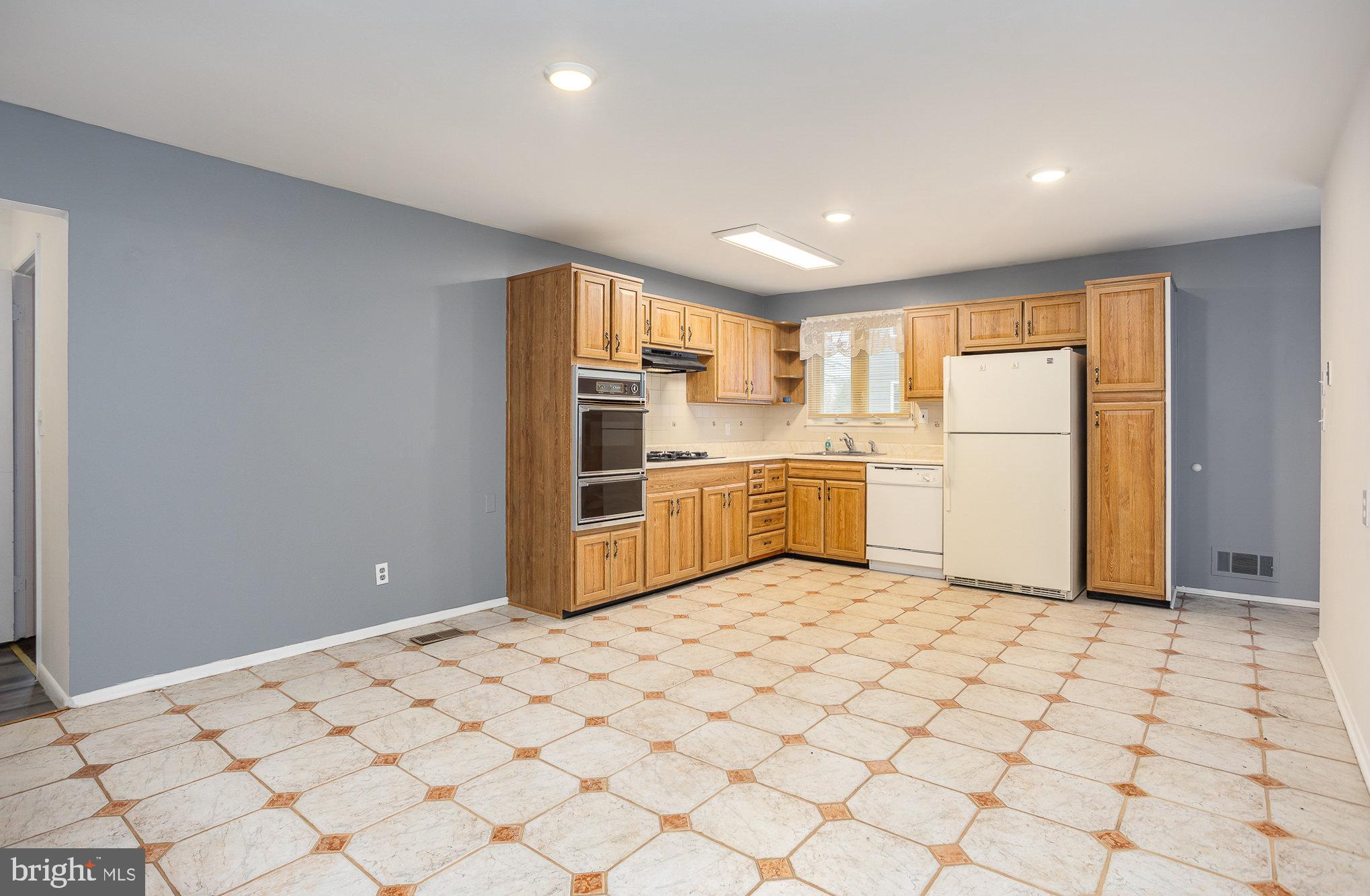 4313 East Joppa Road Nottingham, MD 21236 - Photo 10 of 38