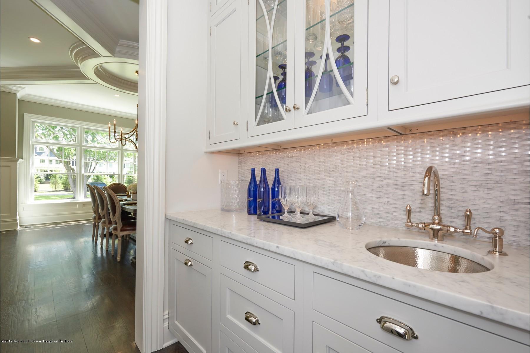 8 Heathcliff Road Rumson, NJ 07760 - Photo 16 of 46