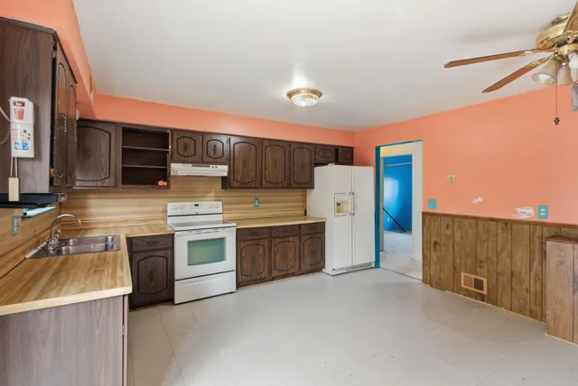 $190,000 | 12111 Inkster Road, Livonia, MI 48150