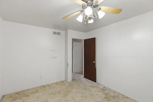 $190,000 | 12111 Inkster Road, Livonia, MI 48150