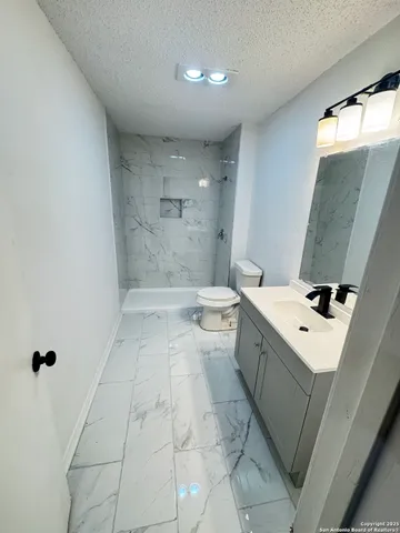 $124,900 | 5322 Medical Drive, Unit E208, San Antonio, TX 78240