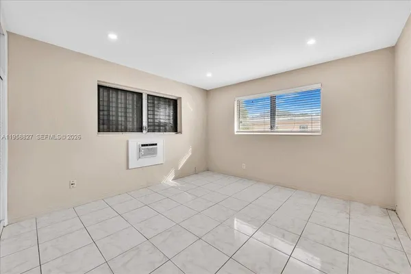 $1,750 | 707 South 19th Avenue, Unit 9, Hollywood, FL 33020