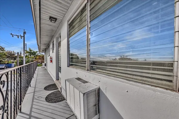 $1,750 | 707 South 19th Avenue, Unit 9, Hollywood, FL 33020