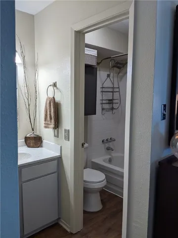 $1,295 | 3000 Guadalupe Street, Unit 304, Austin, TX 78705