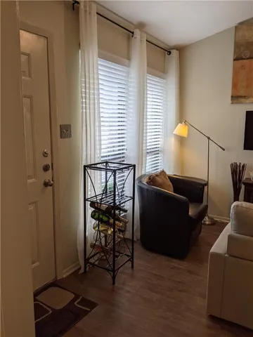 $1,295 | 3000 Guadalupe Street, Unit 304, Austin, TX 78705