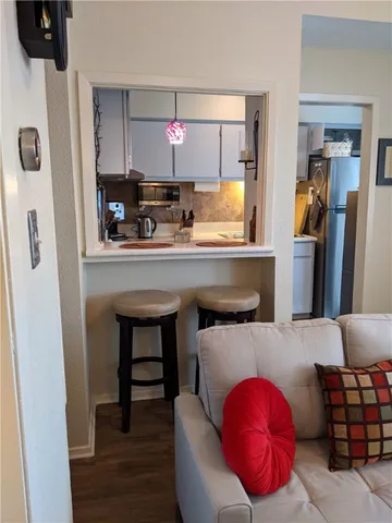 $1,295 | 3000 Guadalupe Street, Unit 304, Austin, TX 78705