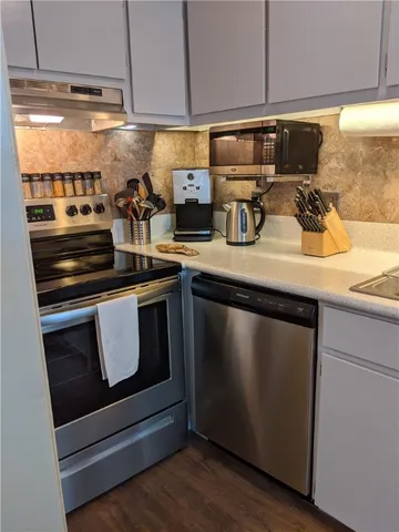 $1,295 | 3000 Guadalupe Street, Unit 304, Austin, TX 78705