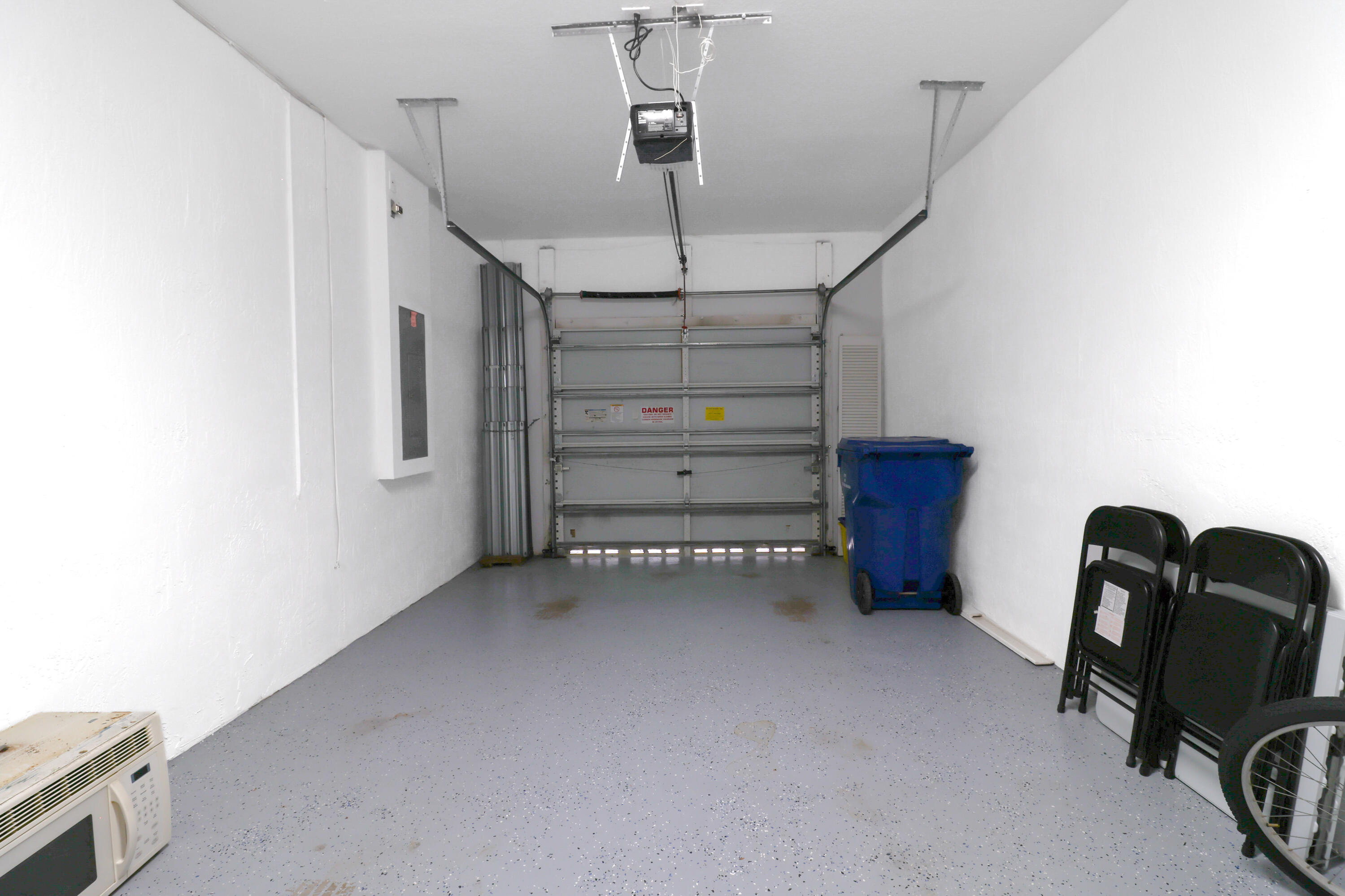 3133 Laurel Ridge Circle Riviera Beach, FL 33404 - Photo 17 of 27 Garage