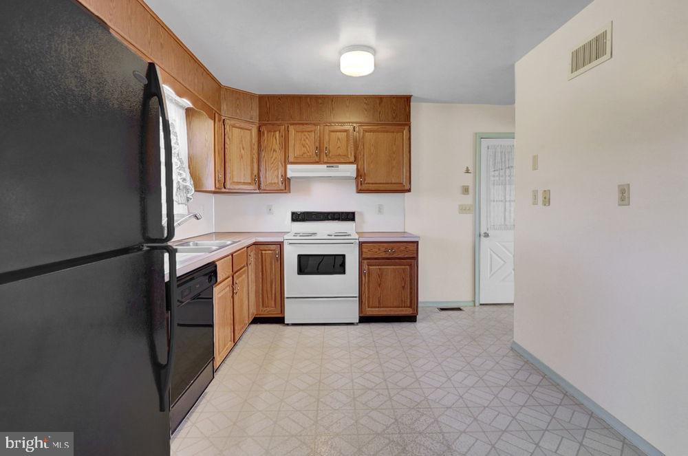 604 Burgners Road Carlisle, PA 17015 - Photo 6 of 25 Gallery Image 6