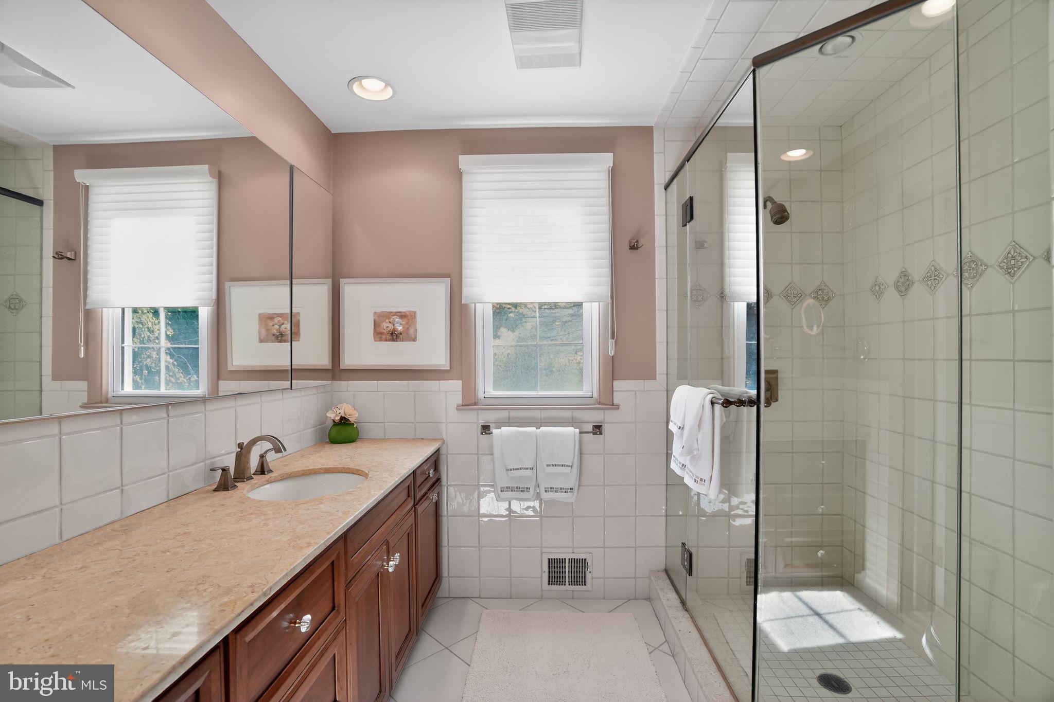 307 Colonial Drive Wallingford, PA 19086 - Photo 16 of 46