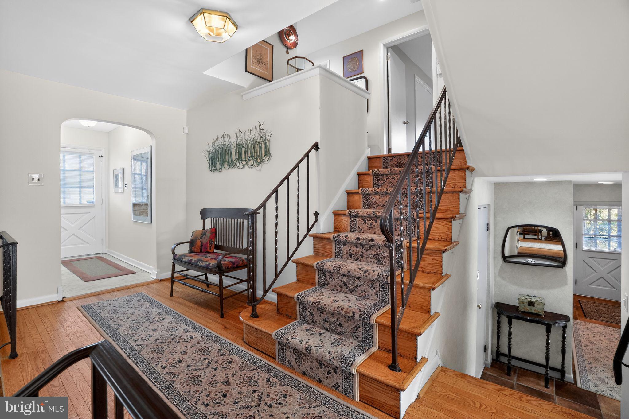 307 Colonial Drive Wallingford, PA 19086 - Photo 2 of 46