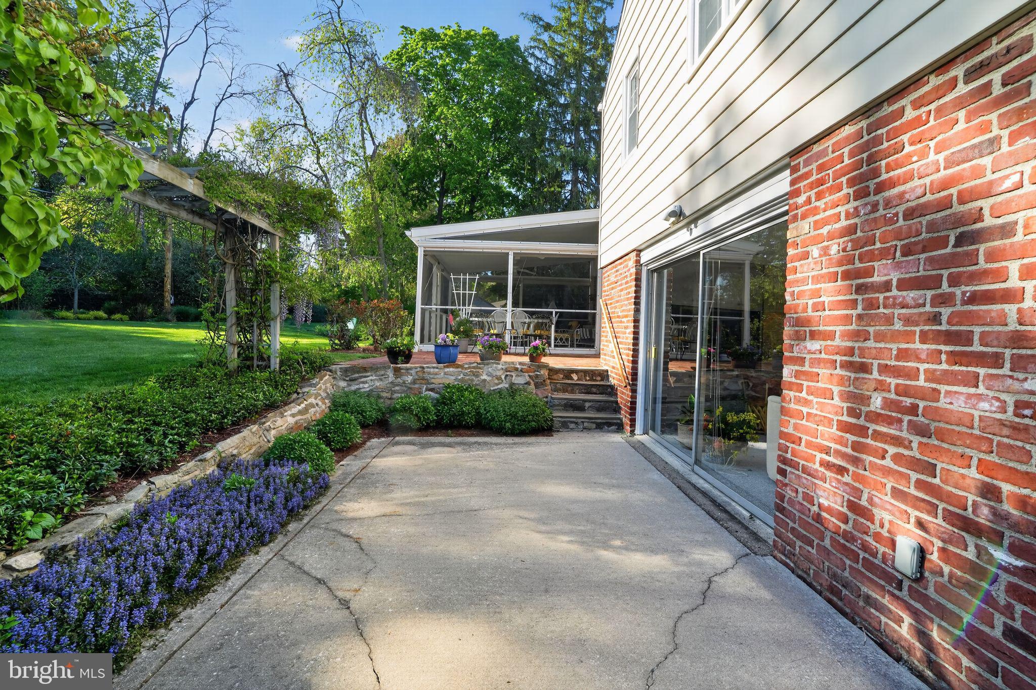 307 Colonial Drive Wallingford, PA 19086 - Photo 32 of 46