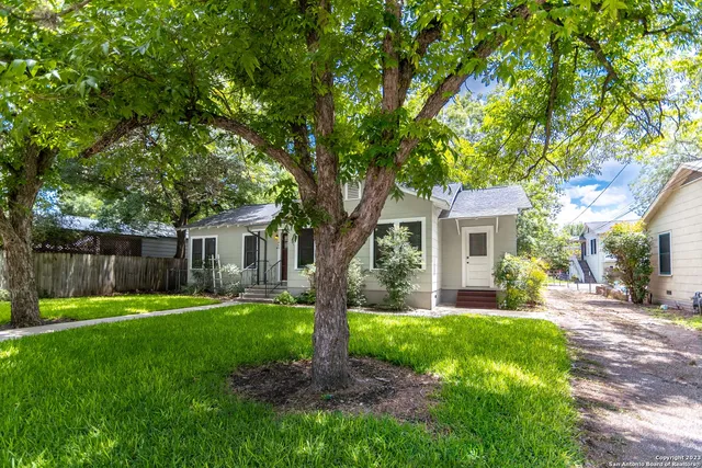 $1,750 | 465 South Guenther Avenue, New Braunfels, TX 78130