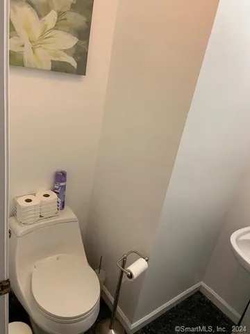 $6,800 | 9 Beech Street, Farmington, CT 06032