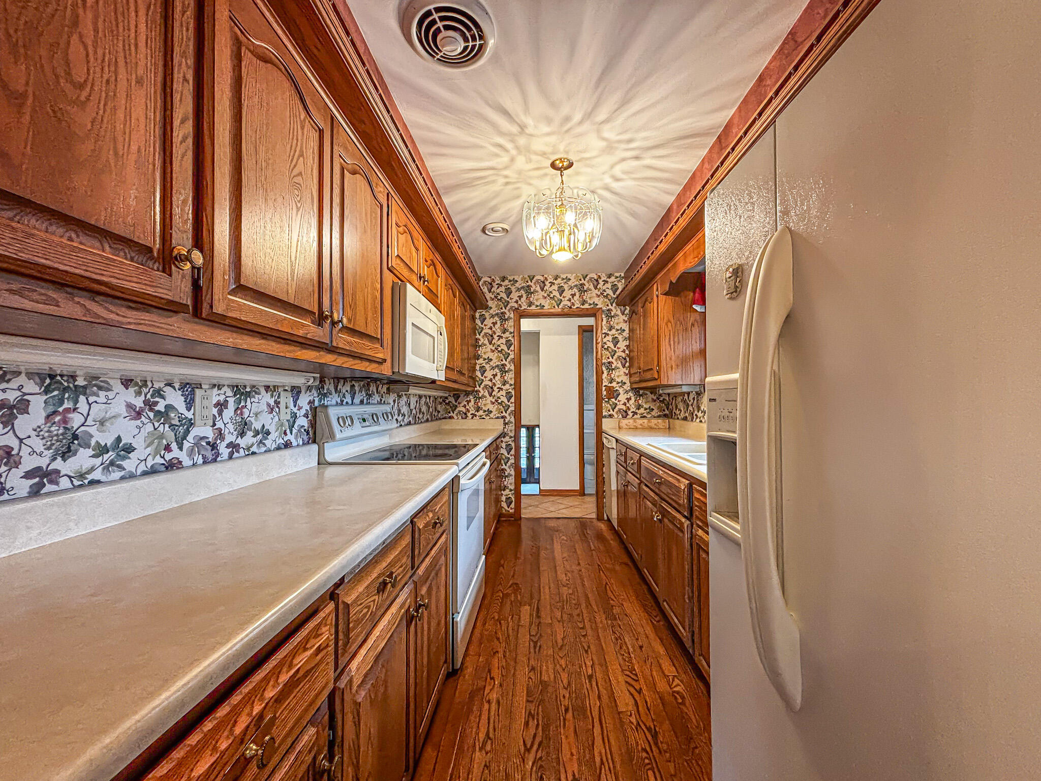 18205 Redvere Drive Brookfield, WI 53045 - Photo 12 of 34 Kitchen