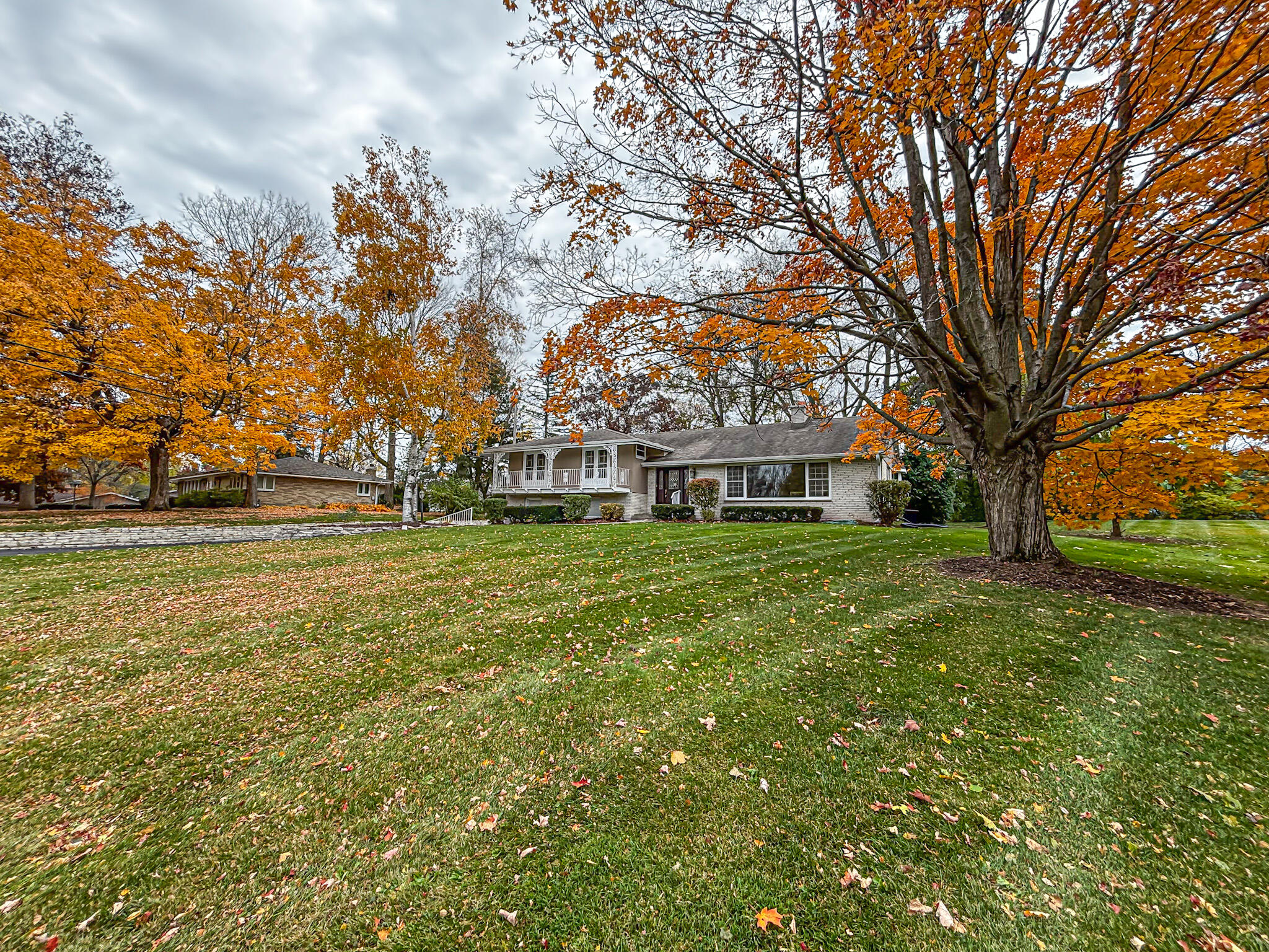 18205 Redvere Drive Brookfield, WI 53045 - Photo 3 of 34 Exterior