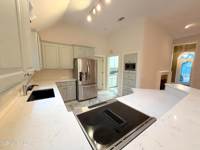 $2,350 | 28 Moss Woods Cove, Madison, MS 39110