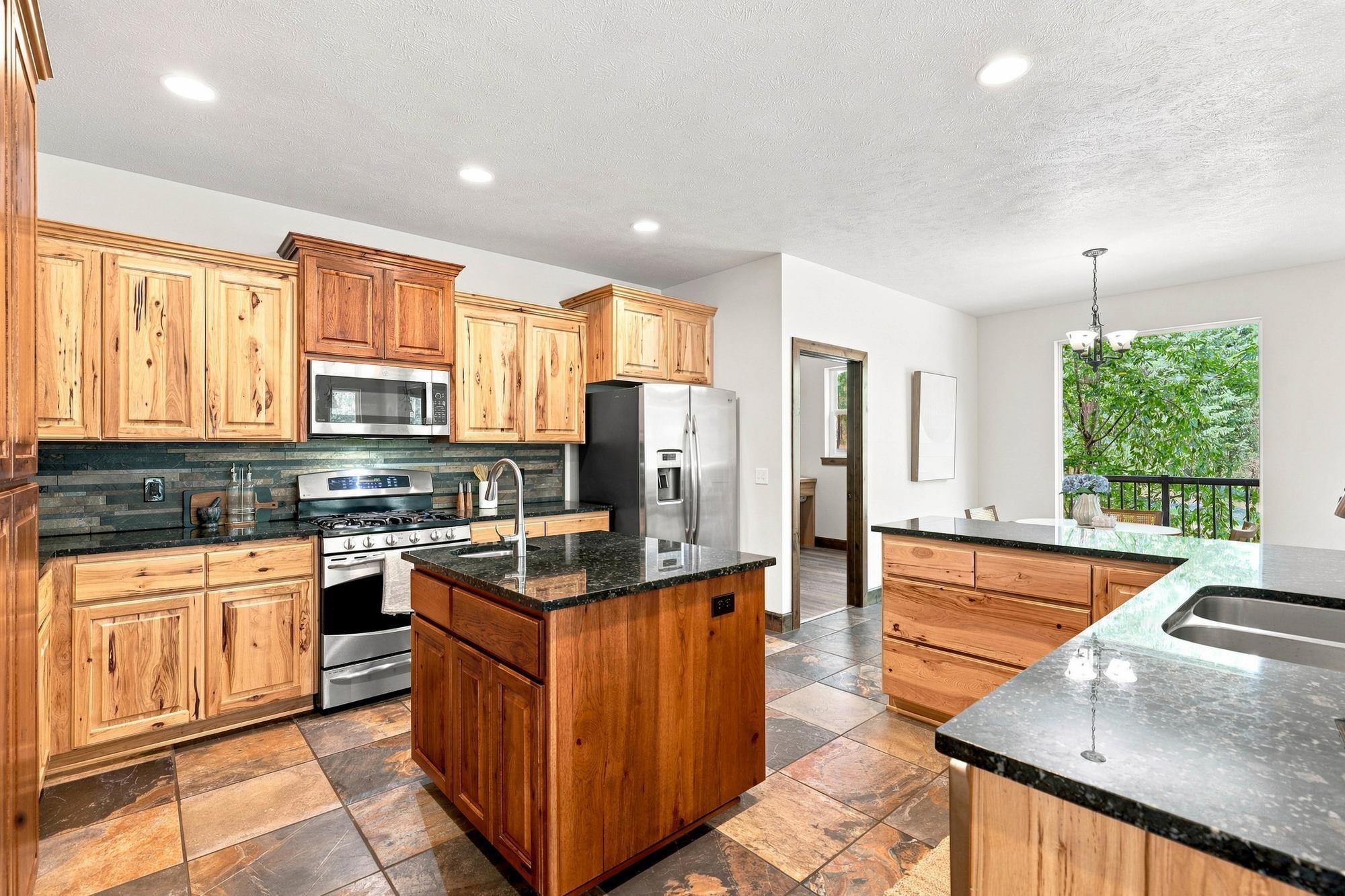 8508 South Vicari Road Spokane, WA 99206 - Photo 11 of 49 Gallery Image 11