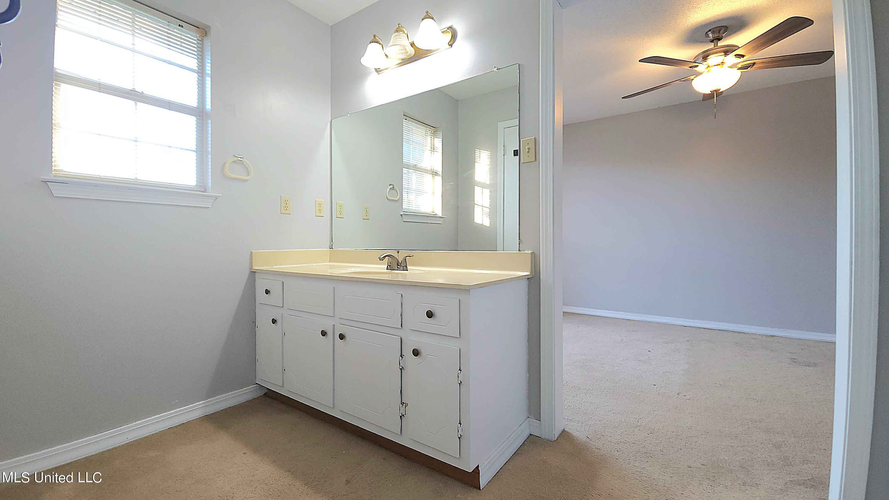 987 Bluff Ridge Biloxi, MS 39532 - Photo 14 of 17 20221207_155914