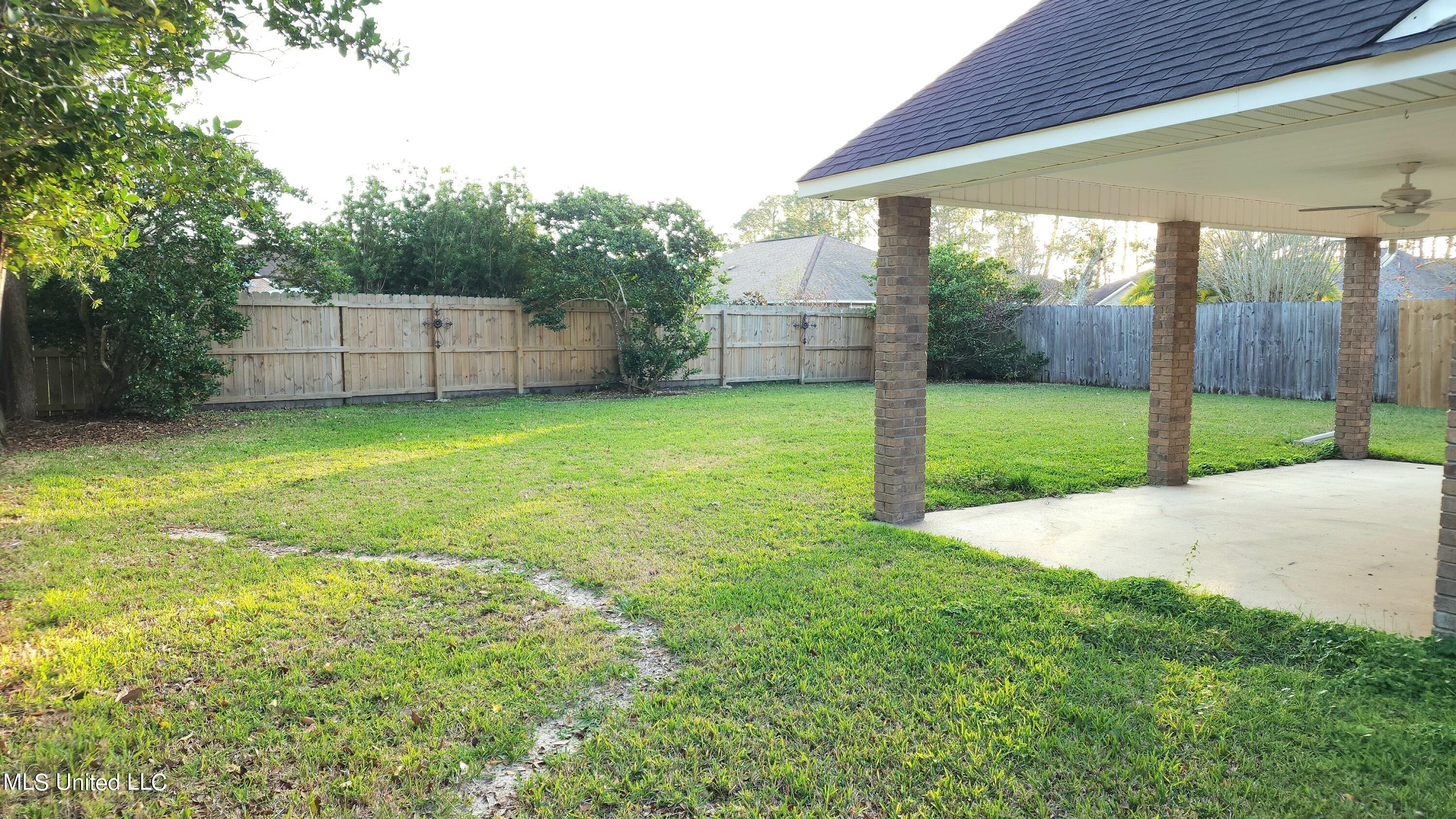 987 Bluff Ridge Biloxi, MS 39532 - Photo 15 of 17 20221207_161156