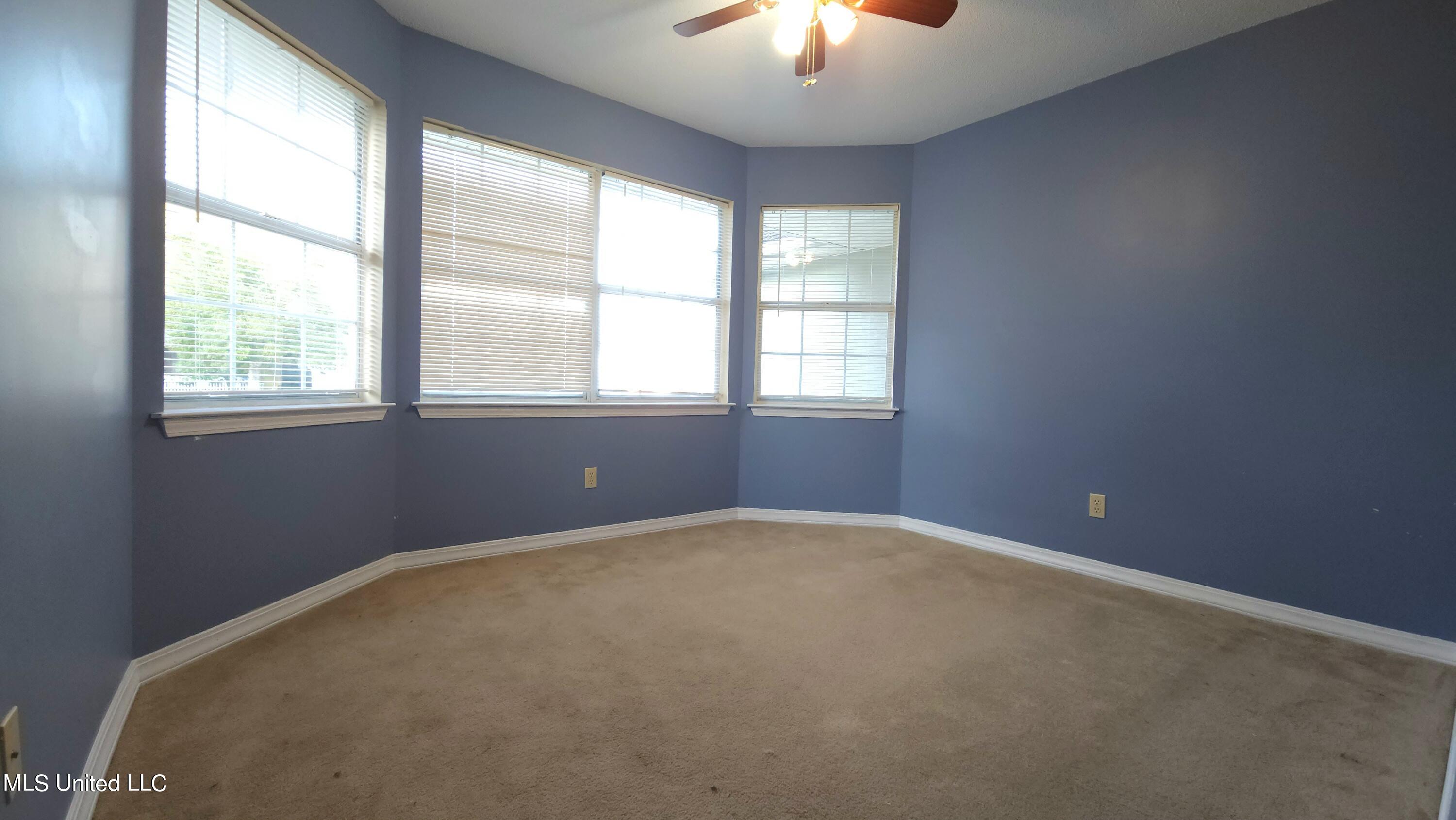 987 Bluff Ridge Biloxi, MS 39532 - Photo 7 of 17 20221207_155757