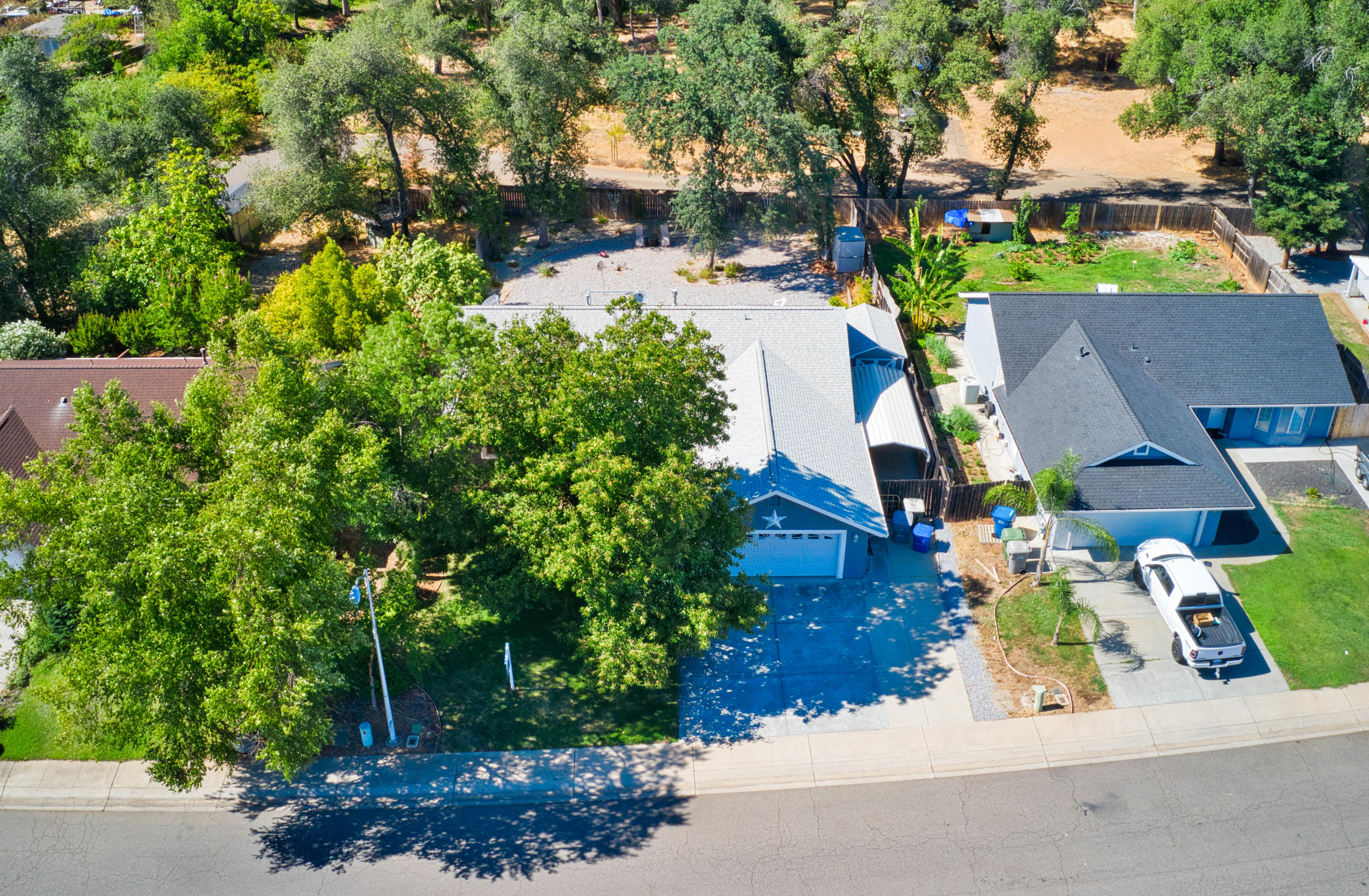 3255 Lawrence Road Redding, CA 96002 - Photo 5 of 27 a view of yard