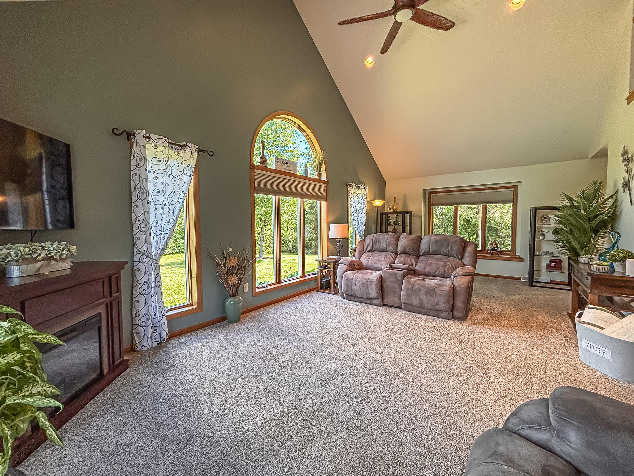 N5833 County Rd F Concord, WI 53178 - Photo 6 of 55 Great Room