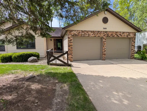 $170,000 | 3444 Daren Drive, Unit 3444, Freeport, IL 61032