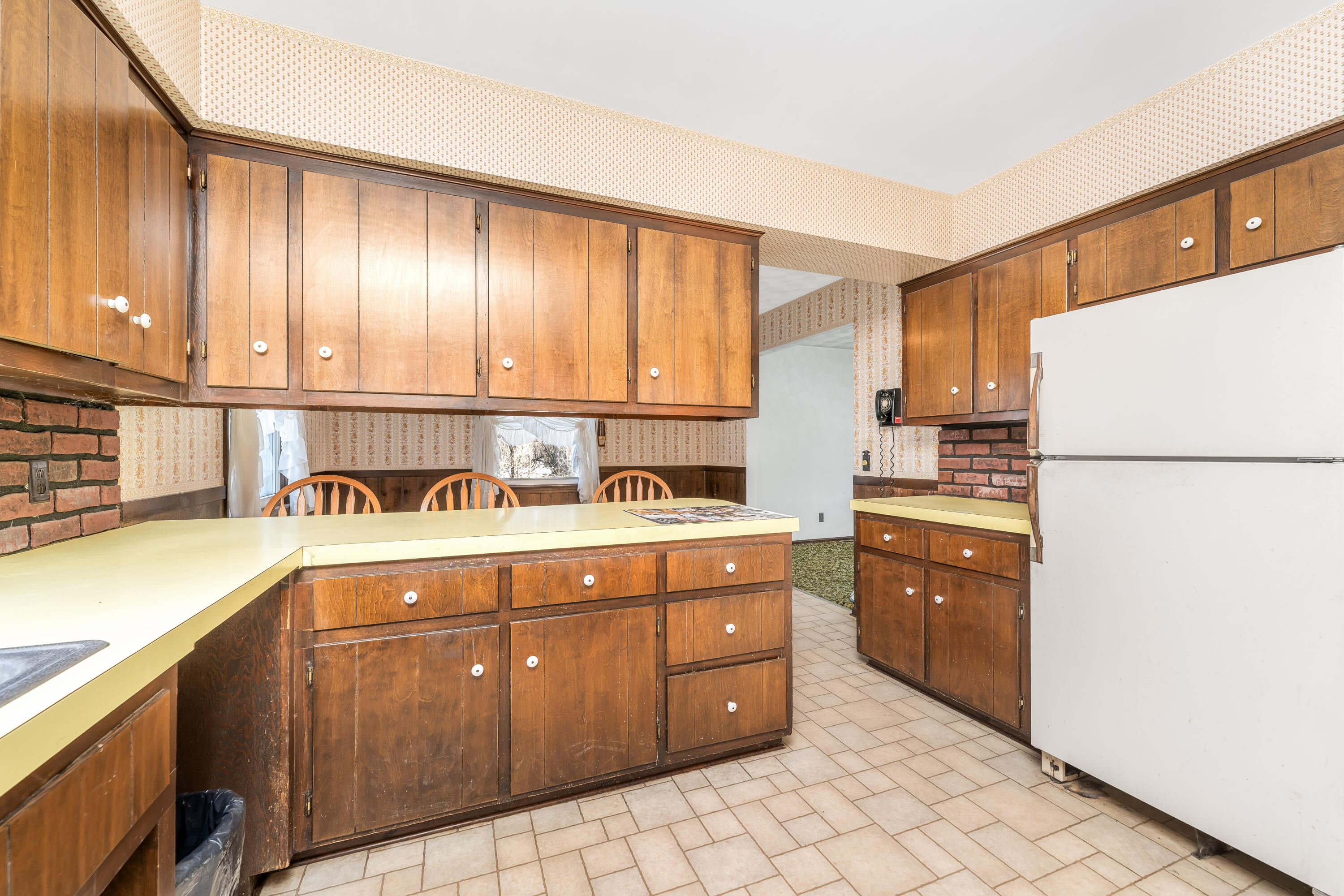 10798 Pleasant Lake Road Delton, MI 49046 - Photo 8 of 35 DSC03964