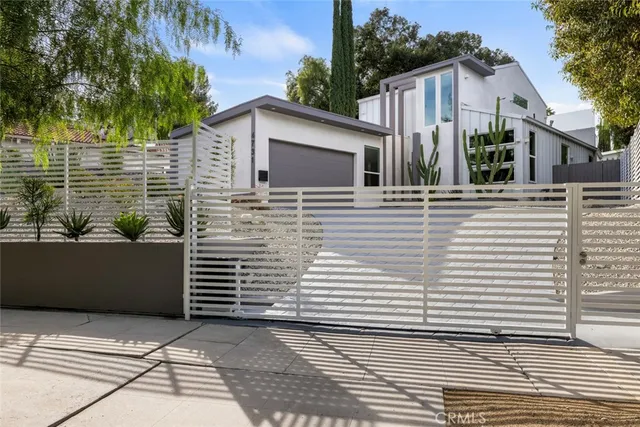$1,545,000 | 4731 Topanga Canyon Boulevard, Woodland Hills, CA 91364