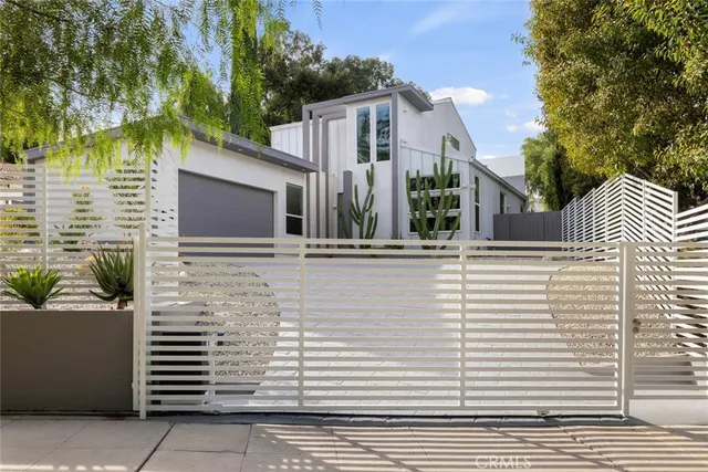 $1,545,000 | 4731 Topanga Canyon Boulevard, Woodland Hills, CA 91364