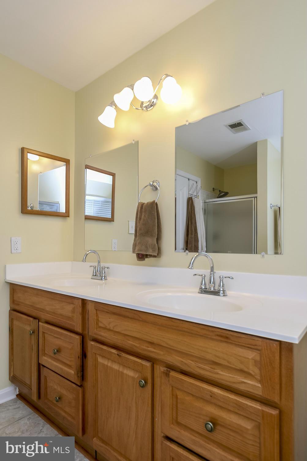 6614 Ridge Road Sykesville, MD 21784 - Photo 17 of 26 Dual Vanities