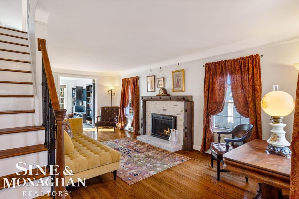 1379 Hampton Road Grosse Pointe, MI 48236 - Photo 3 of 42 50128952-57590e63-4df8-40ba-8403-07265d247931.JPG