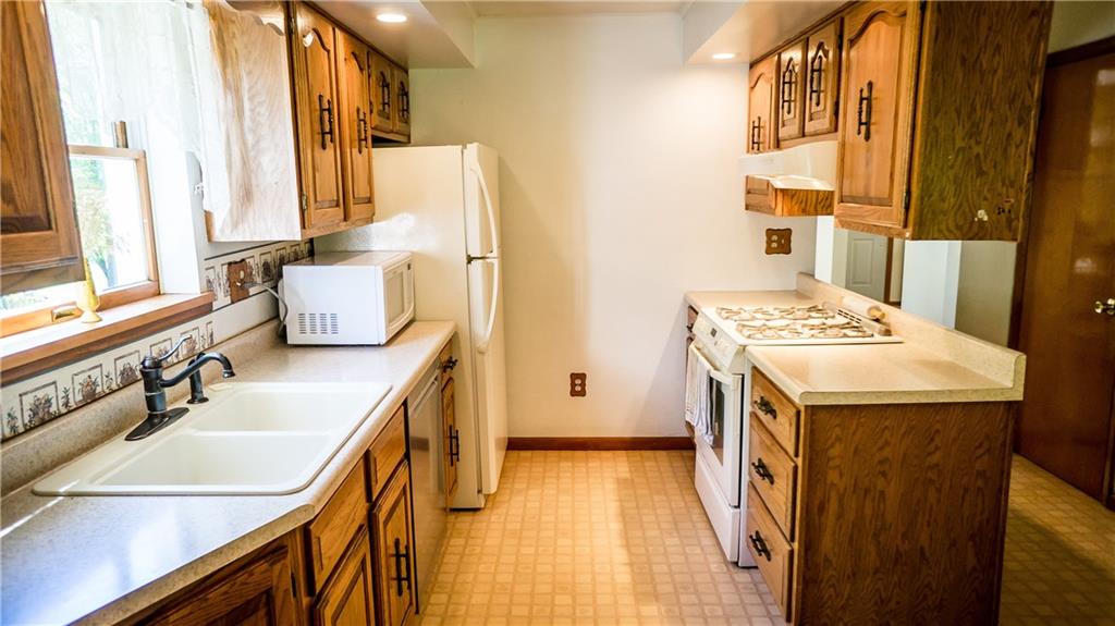 341 Overbrook Road Valencia, PA 16059 - Photo 9 of 25 Gallery Image 9