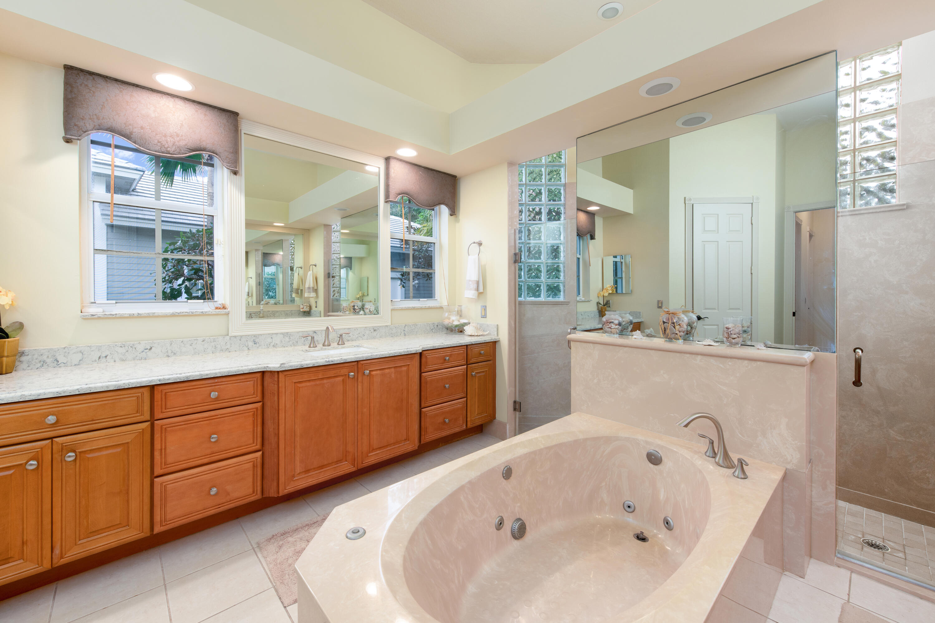 18640 Southeast River Ridge Road Jupiter, FL 33469 - Photo 28 of 65 Primary Bathroom 1
