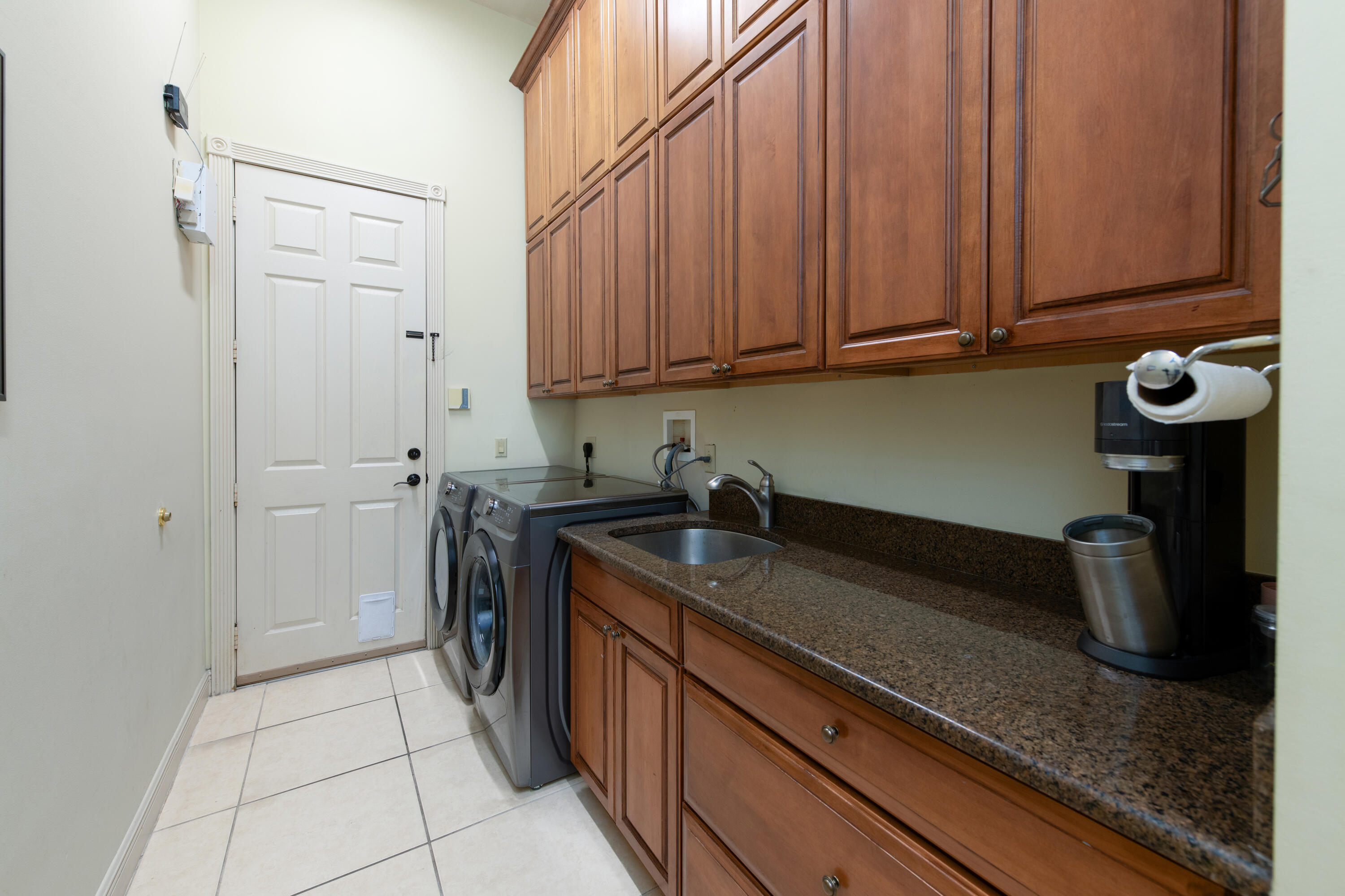 18640 Southeast River Ridge Road Jupiter, FL 33469 - Photo 38 of 65 Laundry Room 1