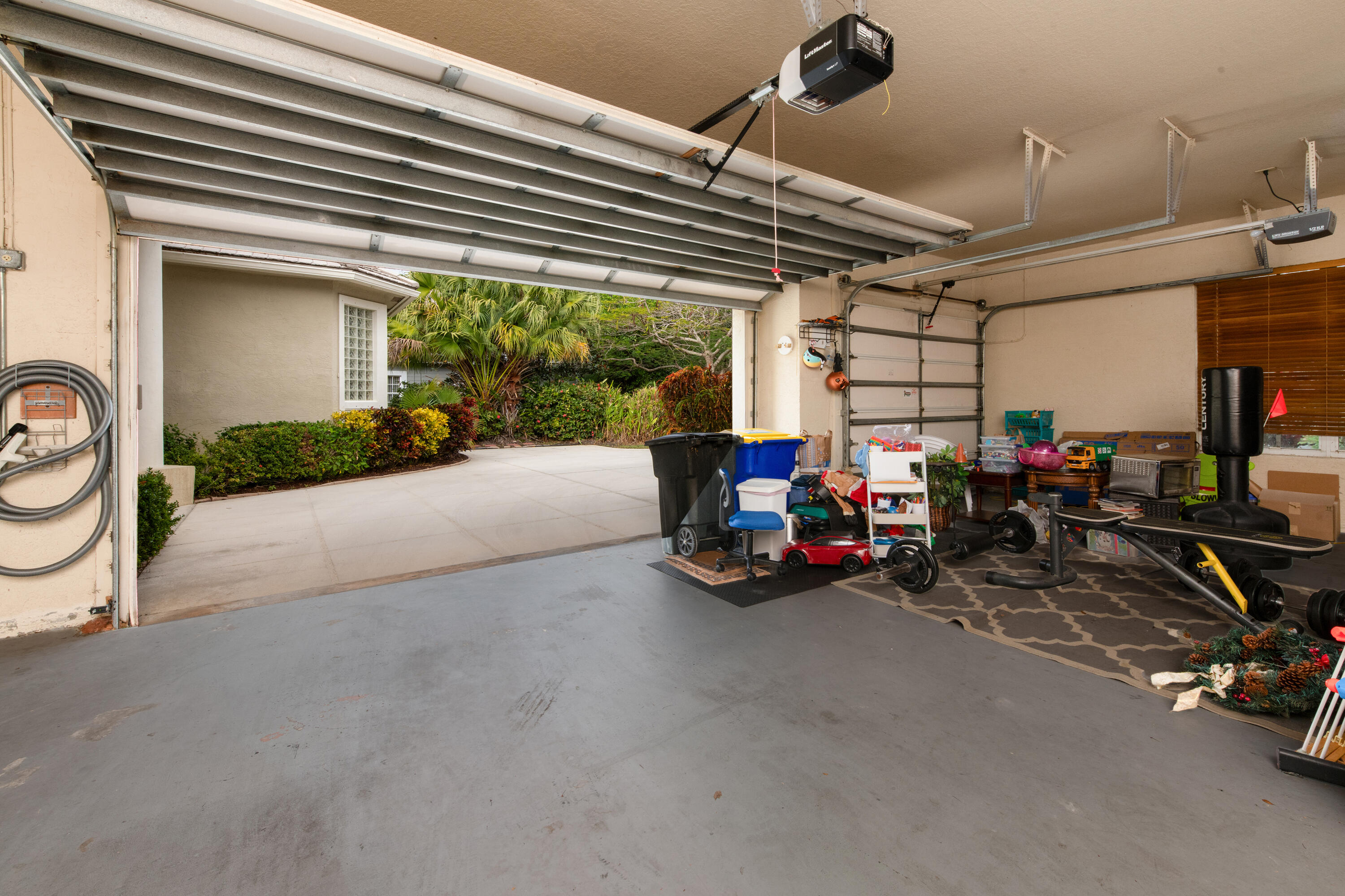 18640 Southeast River Ridge Road Jupiter, FL 33469 - Photo 39 of 65 3 Car Garage
