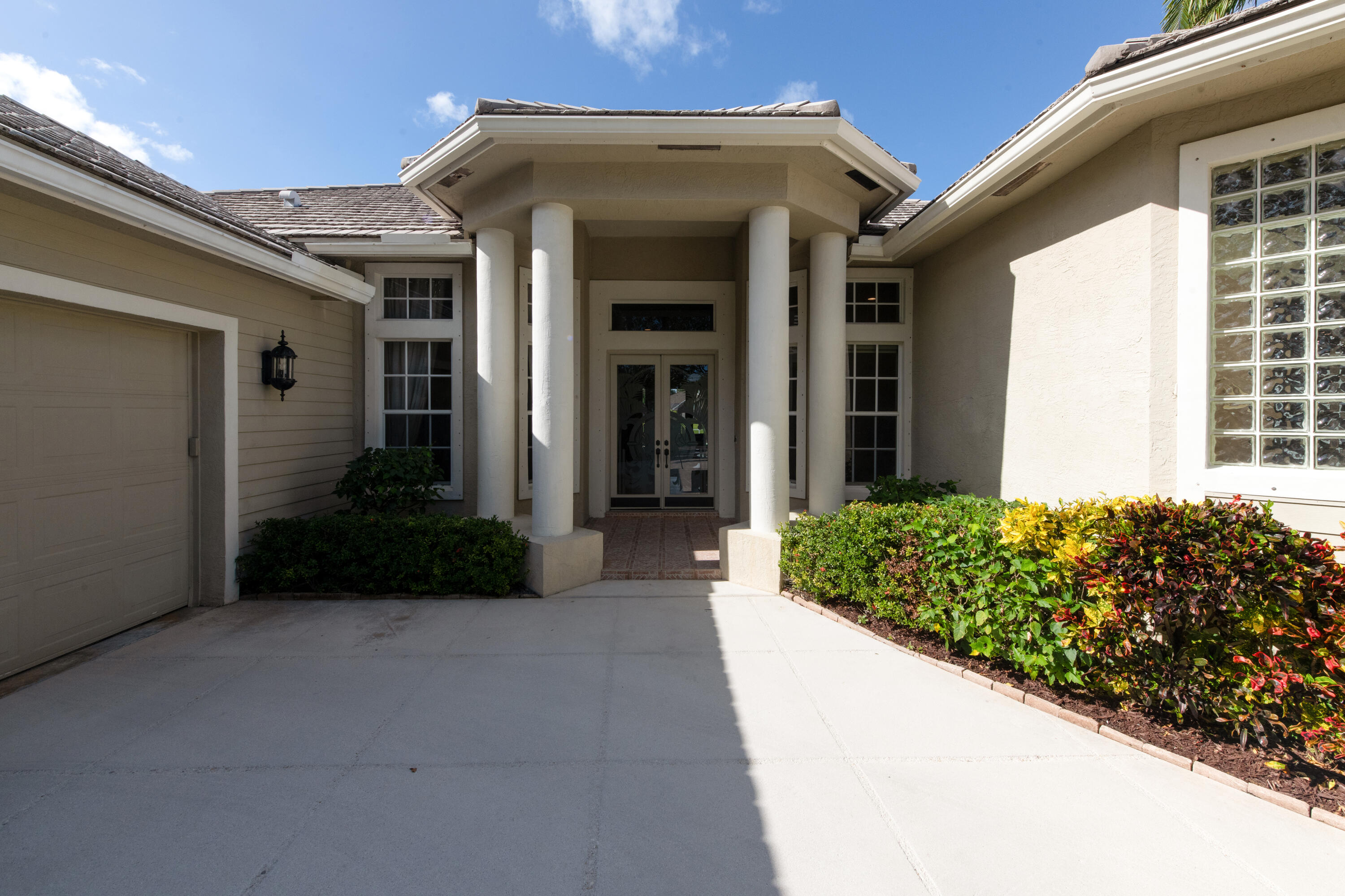 18640 Southeast River Ridge Road Jupiter, FL 33469 - Photo 8 of 65 Entrance Area