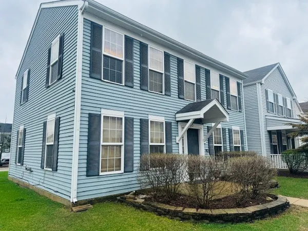 $3,700 | 813 Serendipity Drive, Aurora, IL 60504