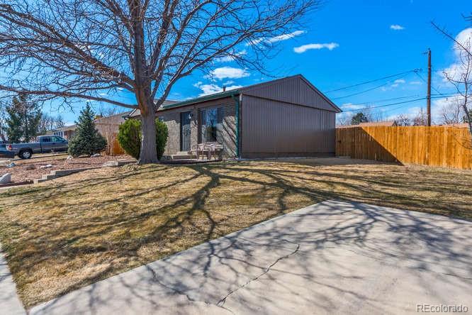 5573 Raritan Way Denver, CO 80221 - Photo 4 of 33 Gallery Image 4