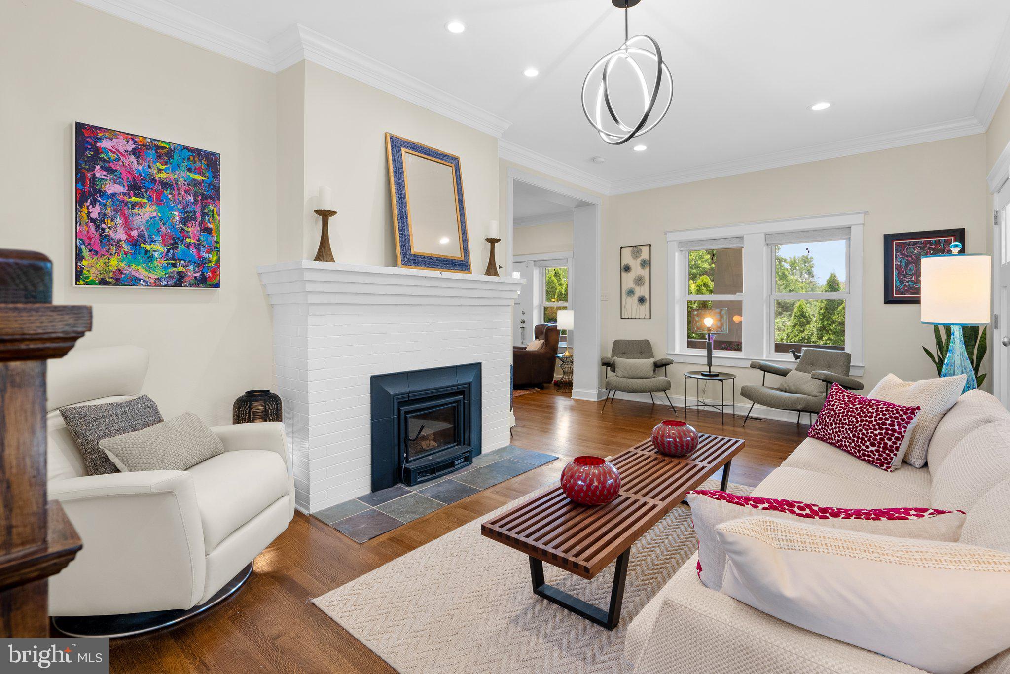 8409 Grove Street Silver Spring, MD 20910 - Photo 18 of 72 Living room