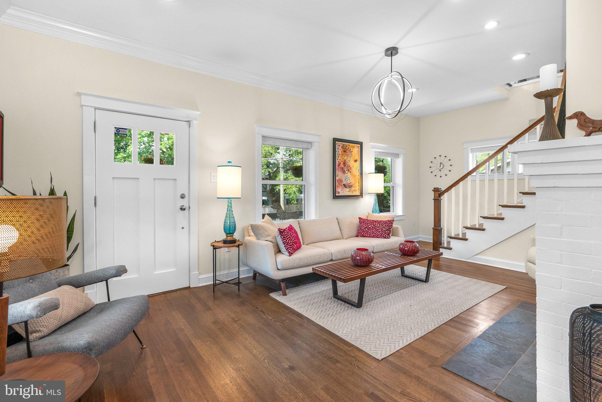 8409 Grove Street Silver Spring, MD 20910 - Photo 20 of 72 Living Room