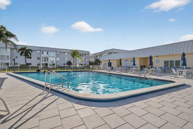 $289,000 | 12 Colonial Club Drive, Unit 305, Boynton Beach, FL 33435