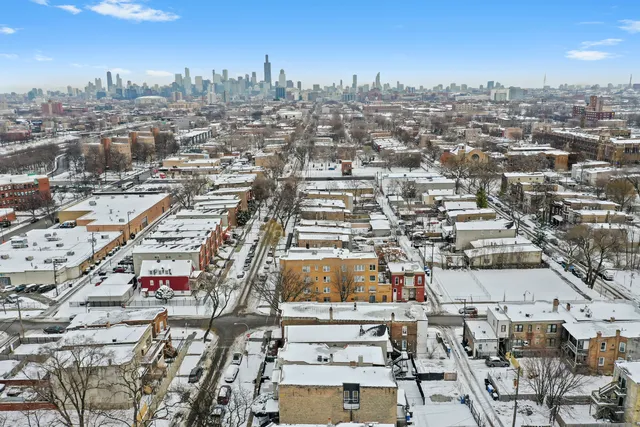 $590,000 | 3107 West Flournoy Street, Chicago, IL 60612