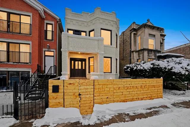 $590,000 | 3107 West Flournoy Street, Chicago, IL 60612