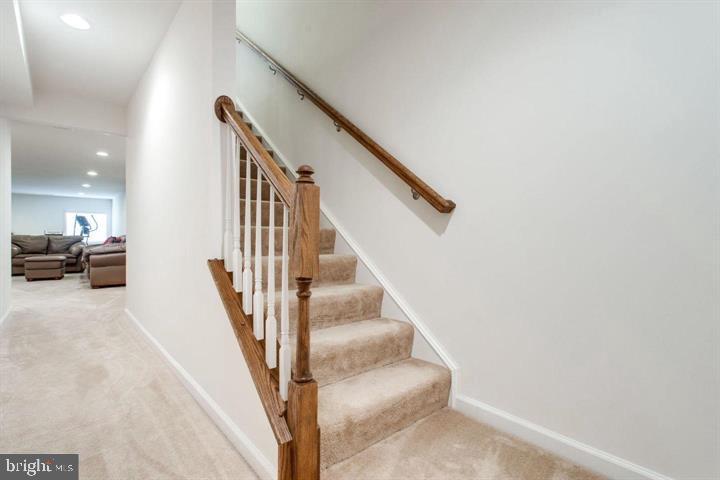 41663 McMonagle Square Aldie, VA 20105 - Photo 18 of 22 a view of entryway and hall