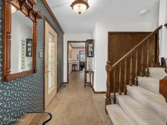 $650,000 | 11216 85th Place, Willow Springs, IL 60480