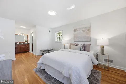 $999,000 | 11708 Rosalinda Drive, Potomac, MD 20854