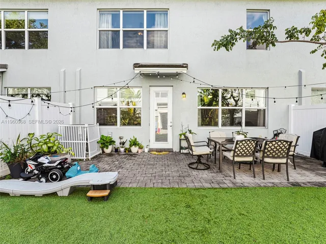 $4,200 | 3953 Black Olive Lane, Hollywood, FL 33021